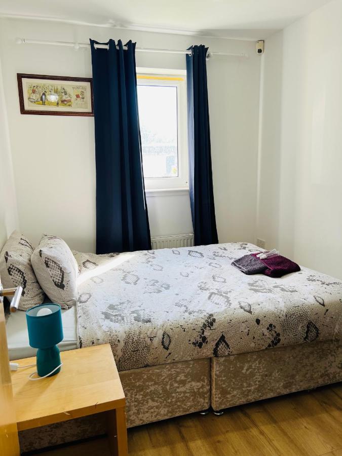 Fabulous 1Bed 1Bath Ground Floor Shared Accommodation ,Only Double Room Edinburg Exteriör bild