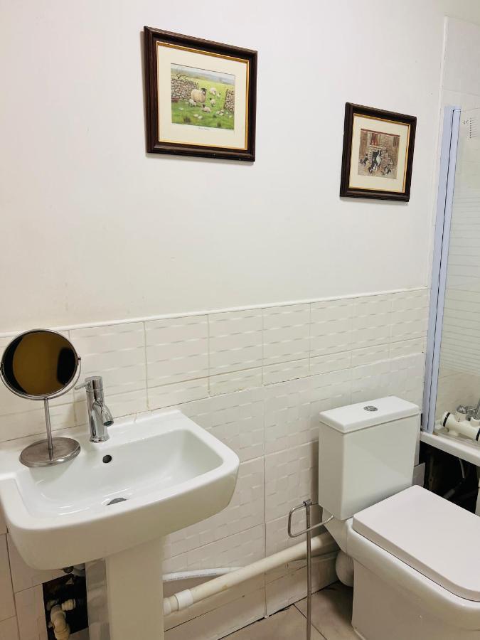 Fabulous 1Bed 1Bath Ground Floor Shared Accommodation ,Only Double Room Edinburg Exteriör bild