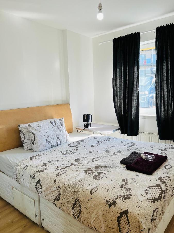 Fabulous 1Bed 1Bath Ground Floor Shared Accommodation ,Only Double Room Edinburg Exteriör bild