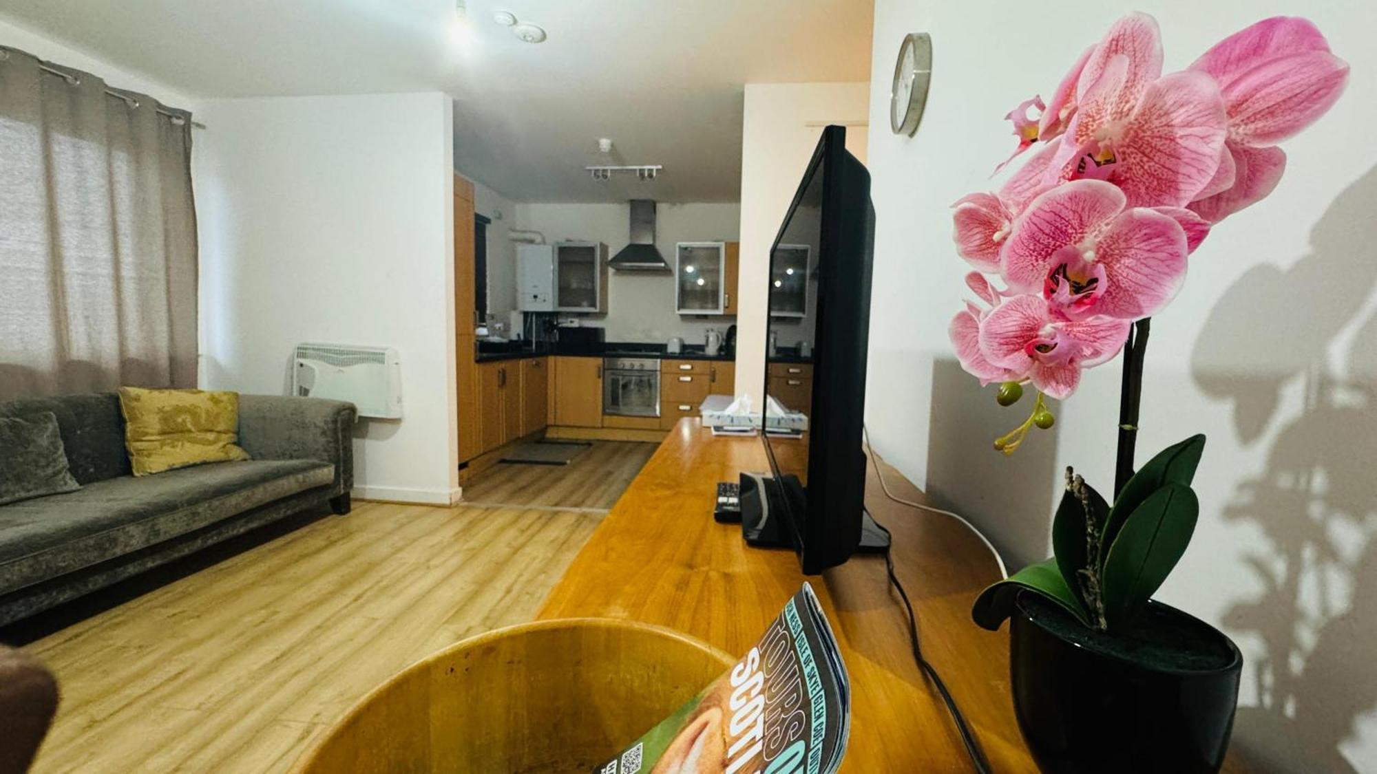 Fabulous 1Bed 1Bath Ground Floor Shared Accommodation ,Only Double Room Edinburg Exteriör bild